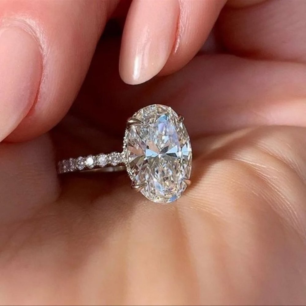 Beautiful 925 Sterling Silver 3ct Oval Shape Cubic Zirconia Engagement Ring